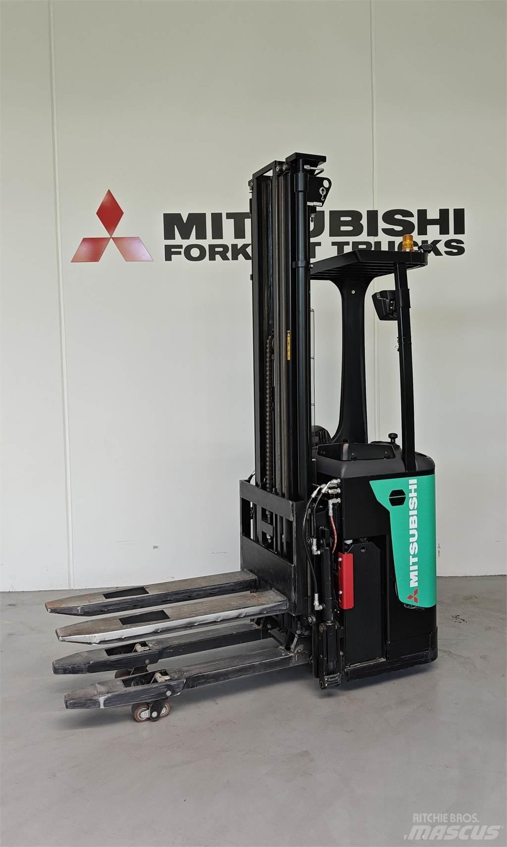 Mitsubishi SBR16NI Lavansiirtotrukit ajotasolla