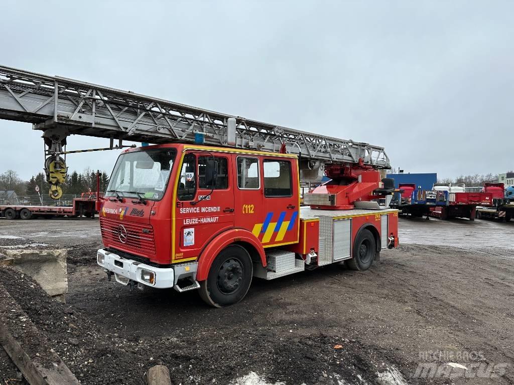 Mercedes-Benz 1424F Paloautot
