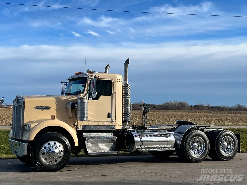 Kenworth W 900 Vetopöytäautot