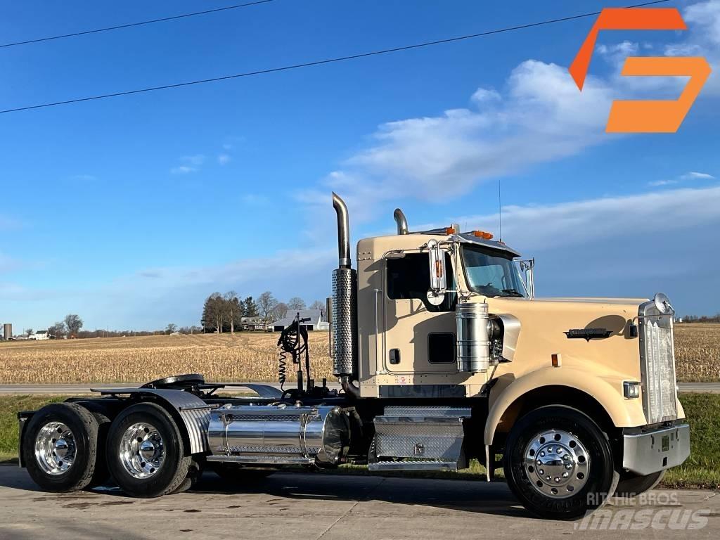 Kenworth W 900 Vetopöytäautot