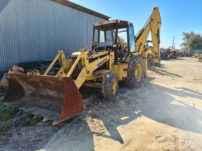 Komatsu WB97R Kaivurikuormaajat