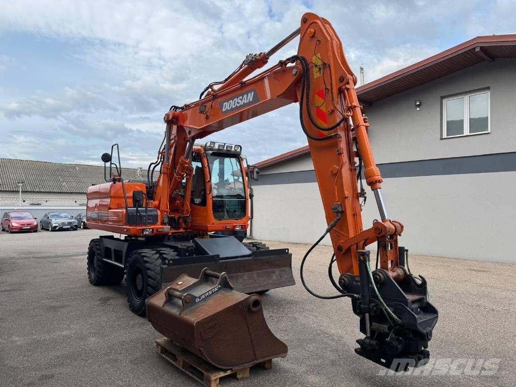 Doosan DX 140 W Pyöräkaivukoneet