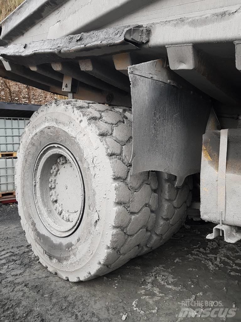 Komatsu HD 465-5 Maansiirtoautot