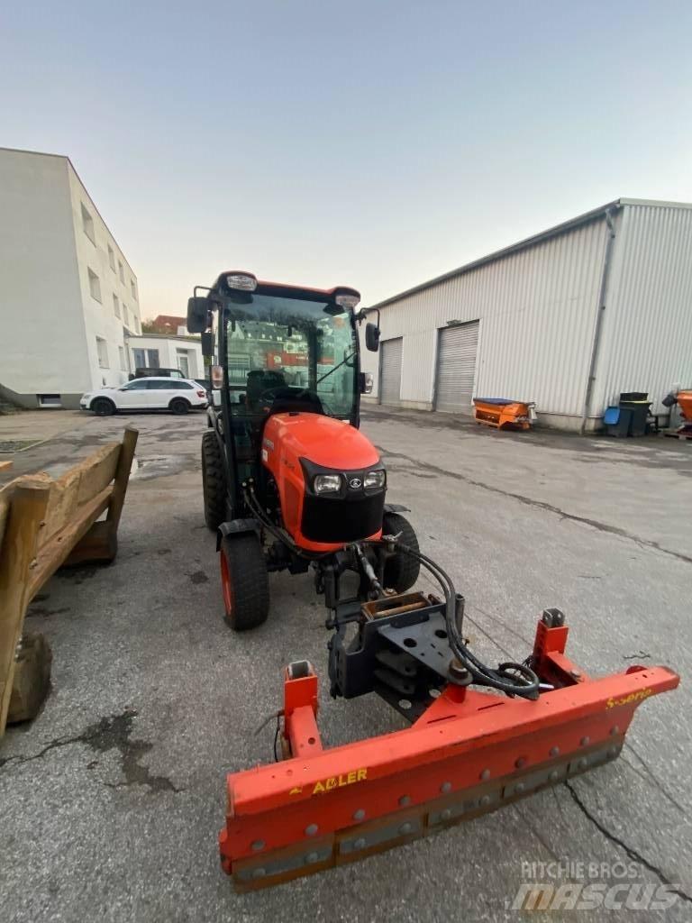 Kubota STW 34 Taajamatraktorit