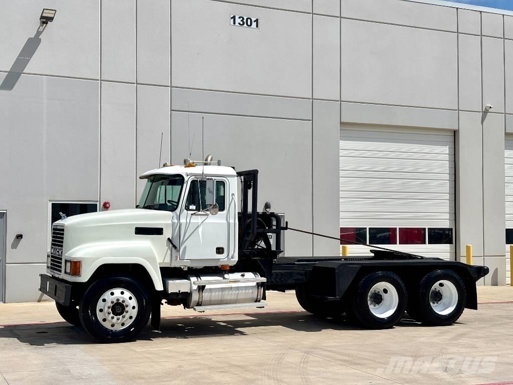 Mack CH 613 Hinausautot