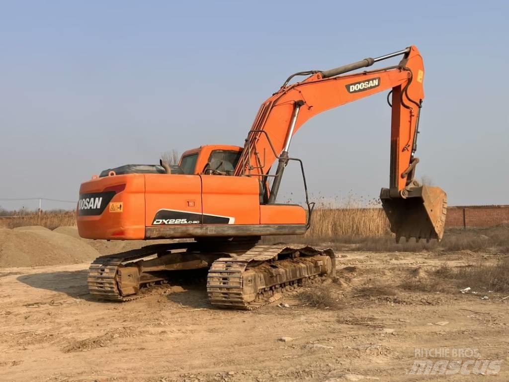 Doosan DX225LC-9C Telakaivukoneet