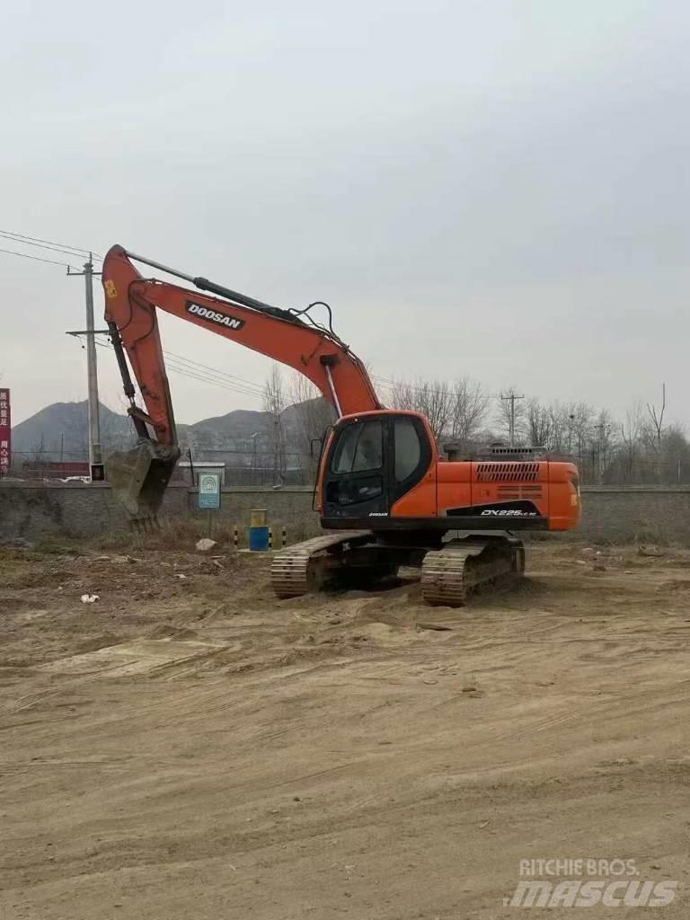 Doosan DX225LC-9C Telakaivukoneet