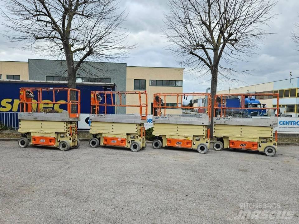 JLG 2630 ES Saksilavat
