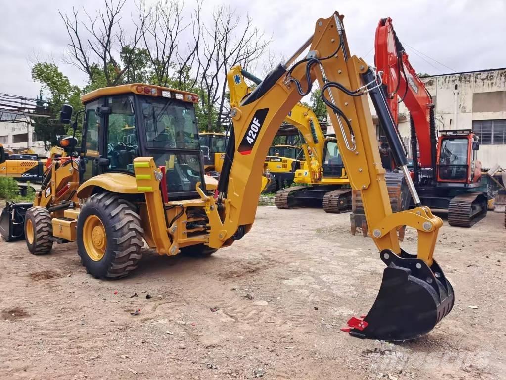 CAT 420 F Kaivurikuormaajat