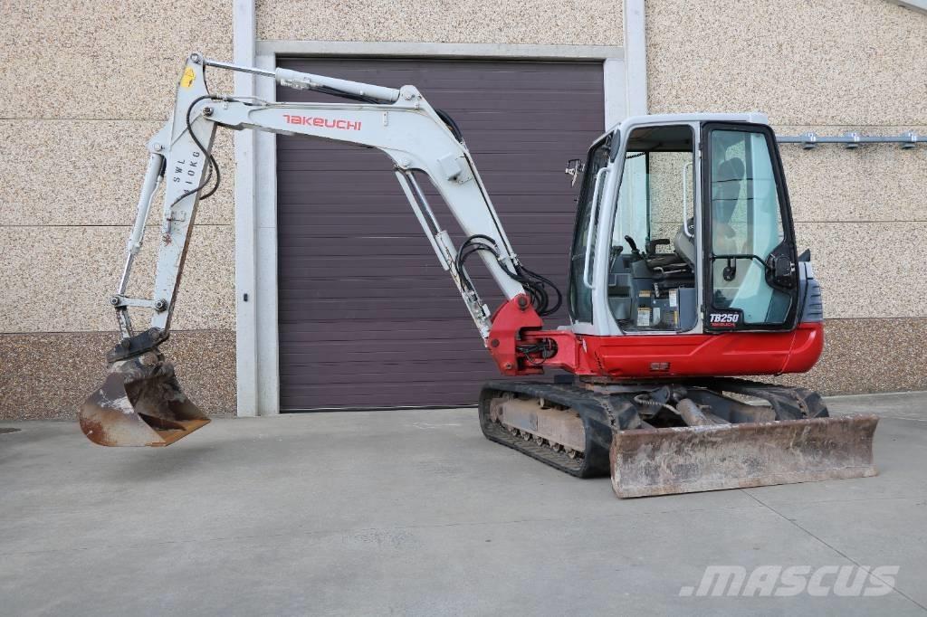Takeuchi TB 250 Minikaivukoneet < 7t