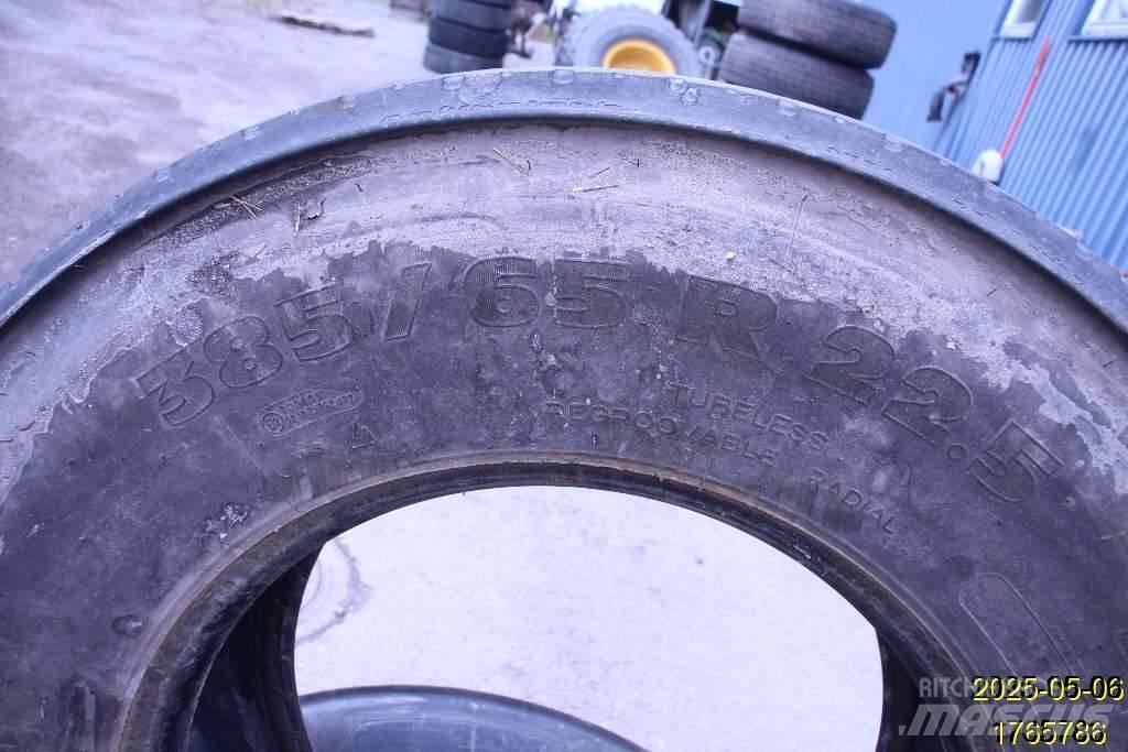 Michelin XFN 2 Renkaat ja vanteet