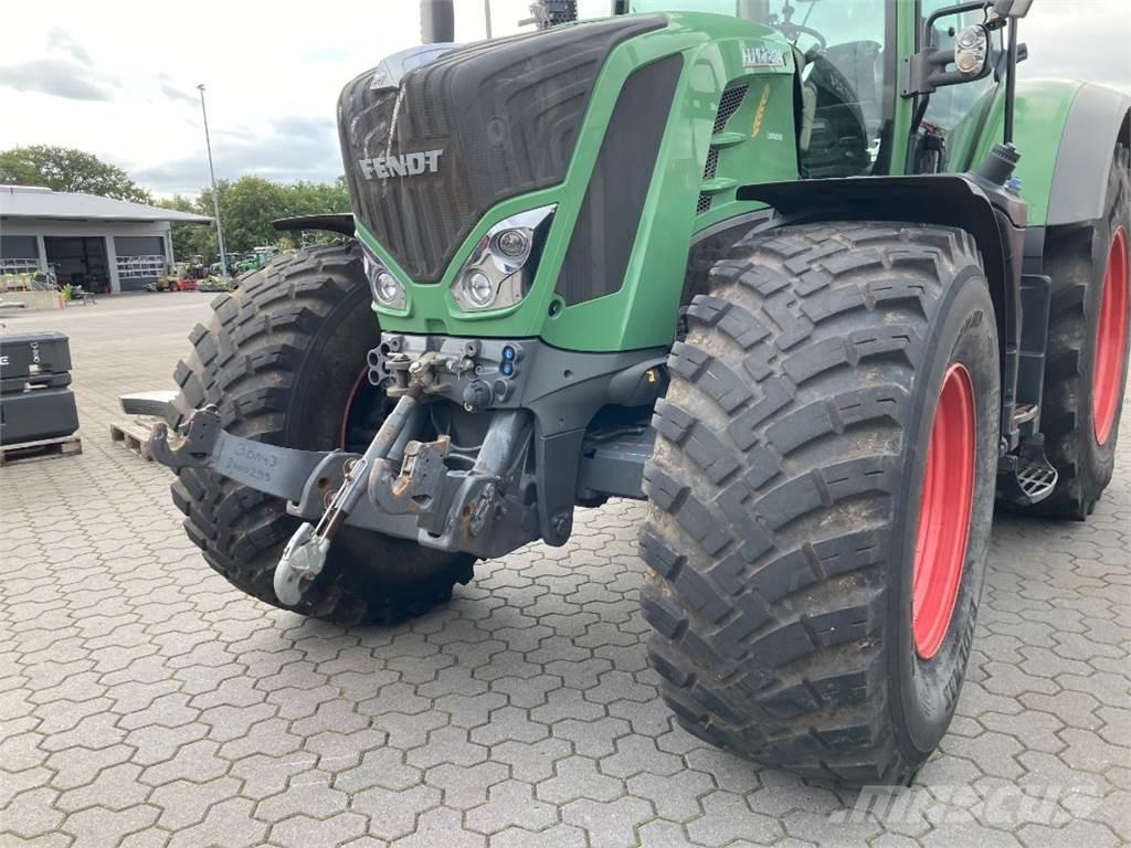 Fendt 824 Vario S4 Traktorit