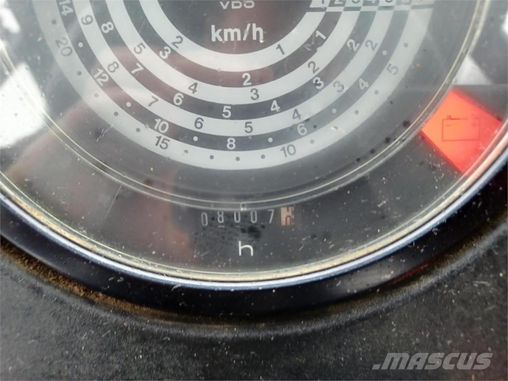 John Deere 1750 Traktorit