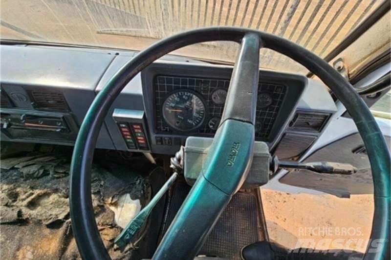 Tata LPK Muut kuorma-autot