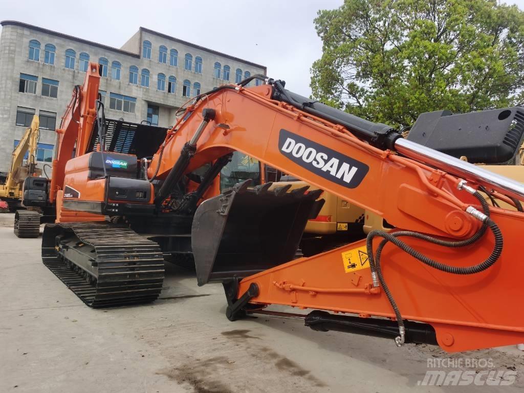 Doosan DX 225 LC Telakaivukoneet