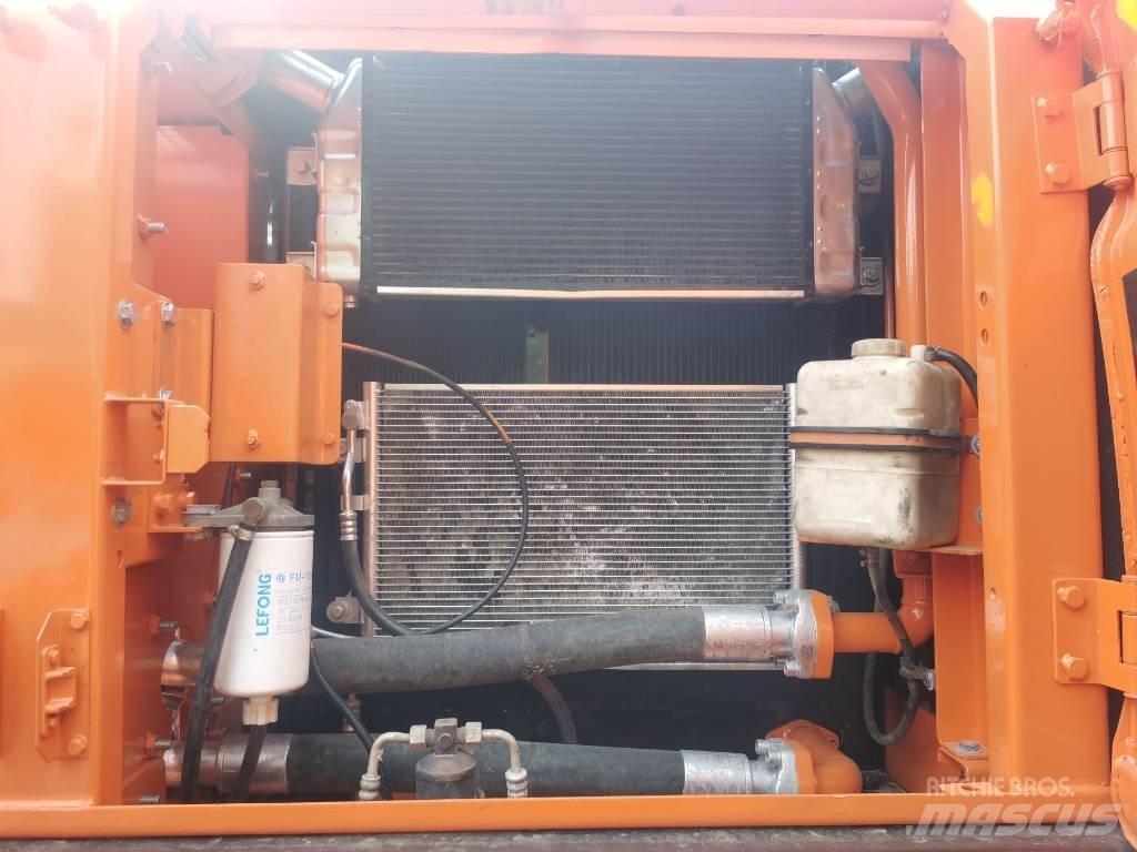 Doosan DX 225 LC Telakaivukoneet