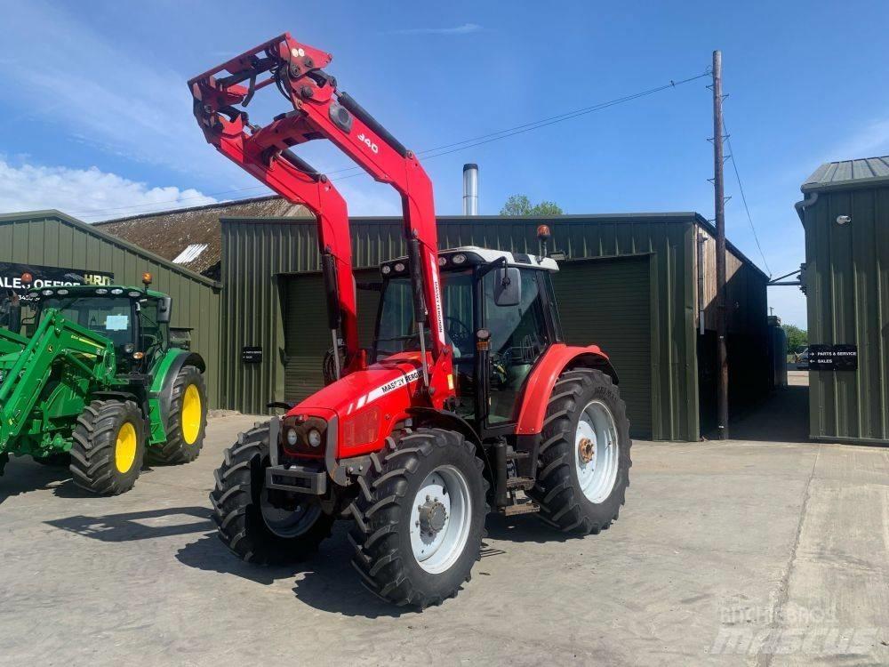 Massey Ferguson 5455 Traktorit
