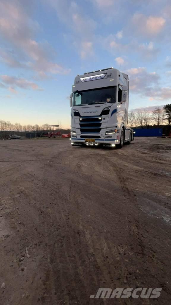 Scania R530 Vetopöytäautot