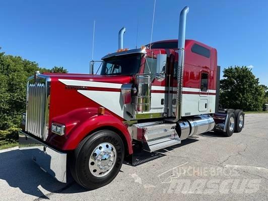 Kenworth W 900 Vetopöytäautot