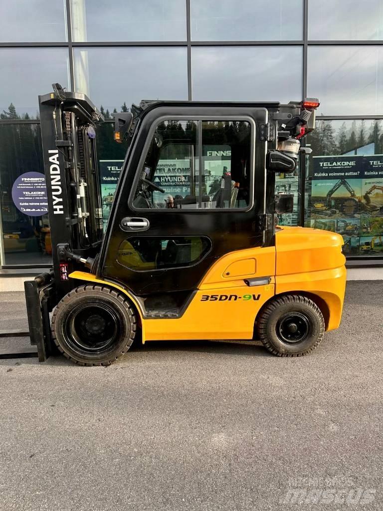 Hyundai 35DN-9V Dieseltrukit