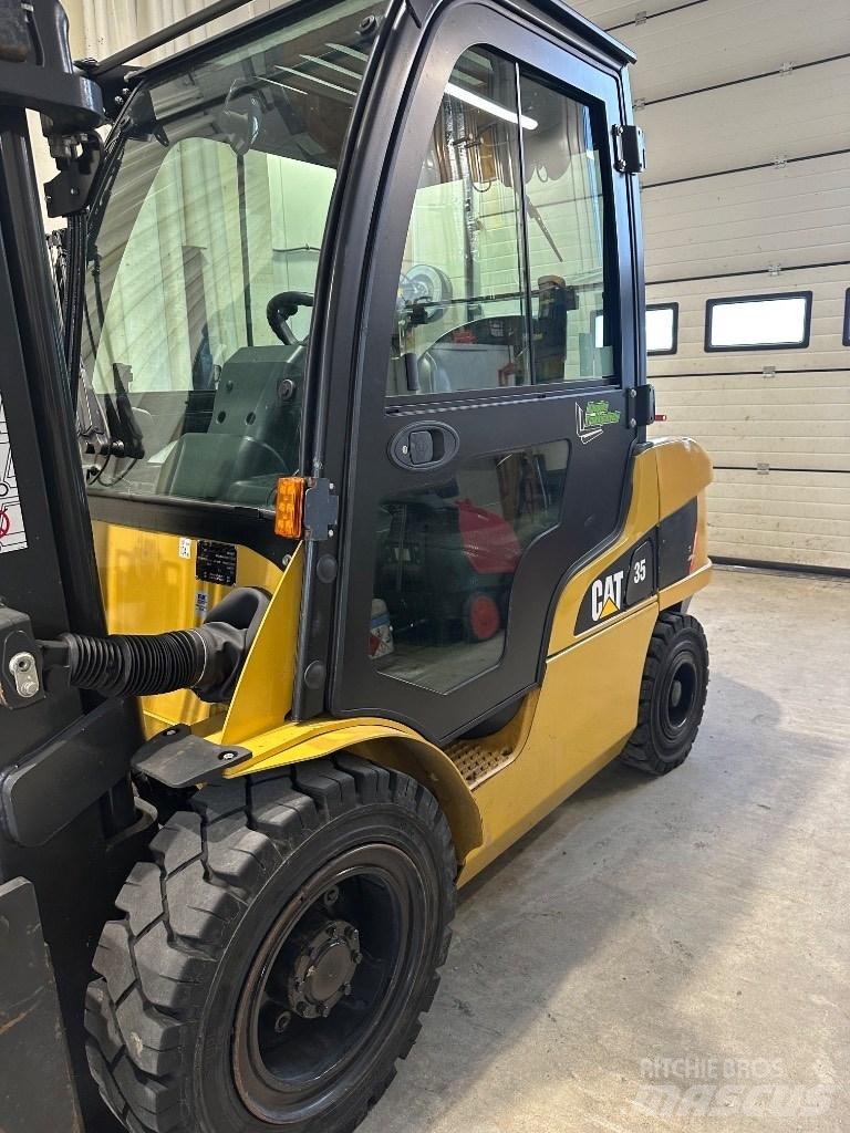 CAT DP35NT Dieseltrukit