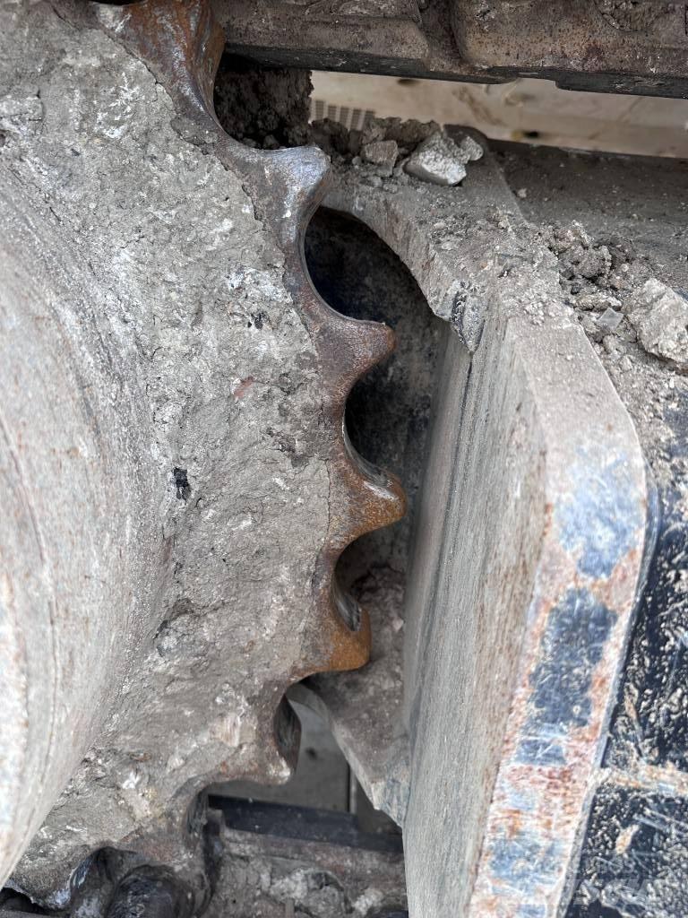 CAT 323 Telakaivukoneet