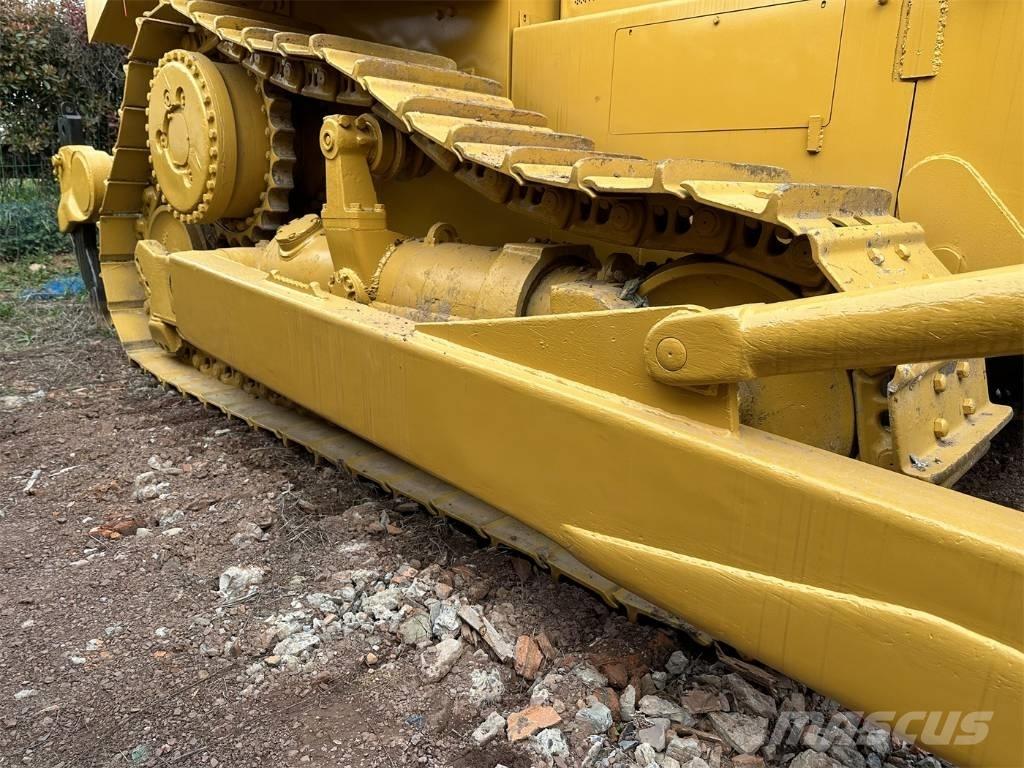 CAT D7H Telaketjupuskutraktorit