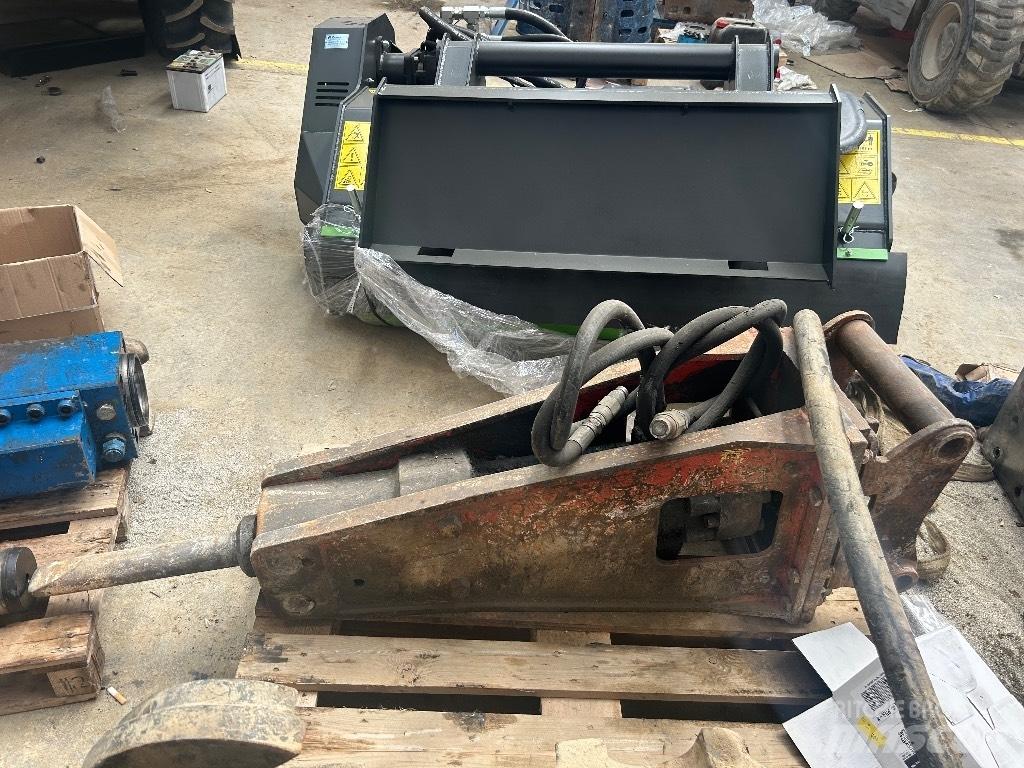 New Holland FB 200 Kaivurikuormaajat