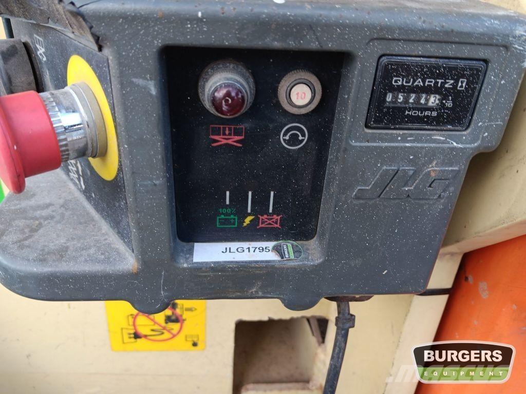 JLG 2646ES Saksilavat