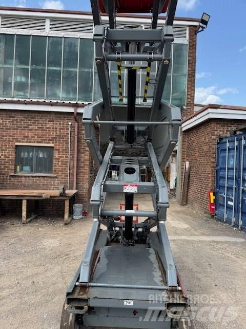 SkyJack SJ 4632 Saksilavat