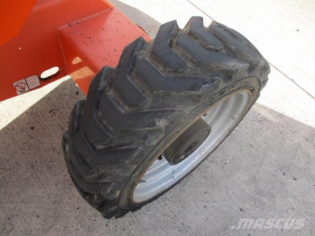 JLG 340AJ (835) Pienikokoiset itseliikkuvat puominostimet