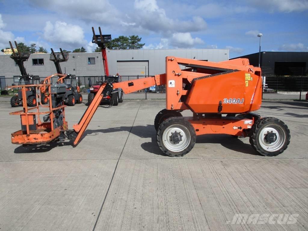 JLG 340AJ (835) Pienikokoiset itseliikkuvat puominostimet