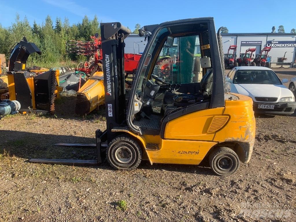 Jungheinrich DFG 320 Dieseltrukit