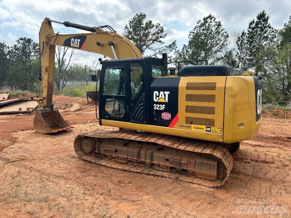 CAT 323FL Telakaivukoneet