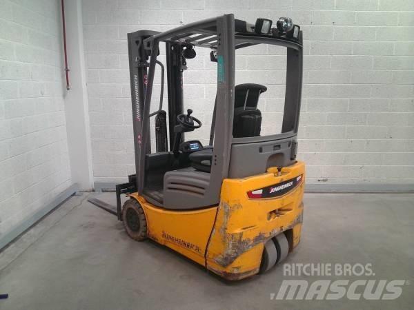 Jungheinrich EFG 215 Sähkötrukit