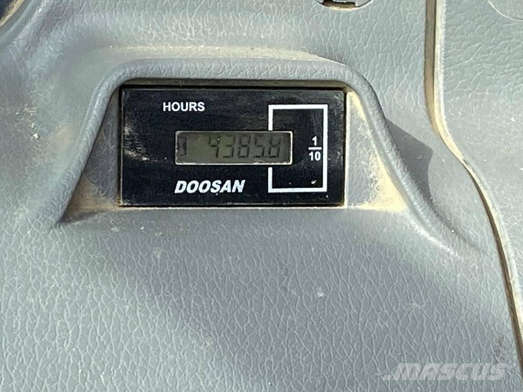 Doosan DX 160 LC Telakaivukoneet