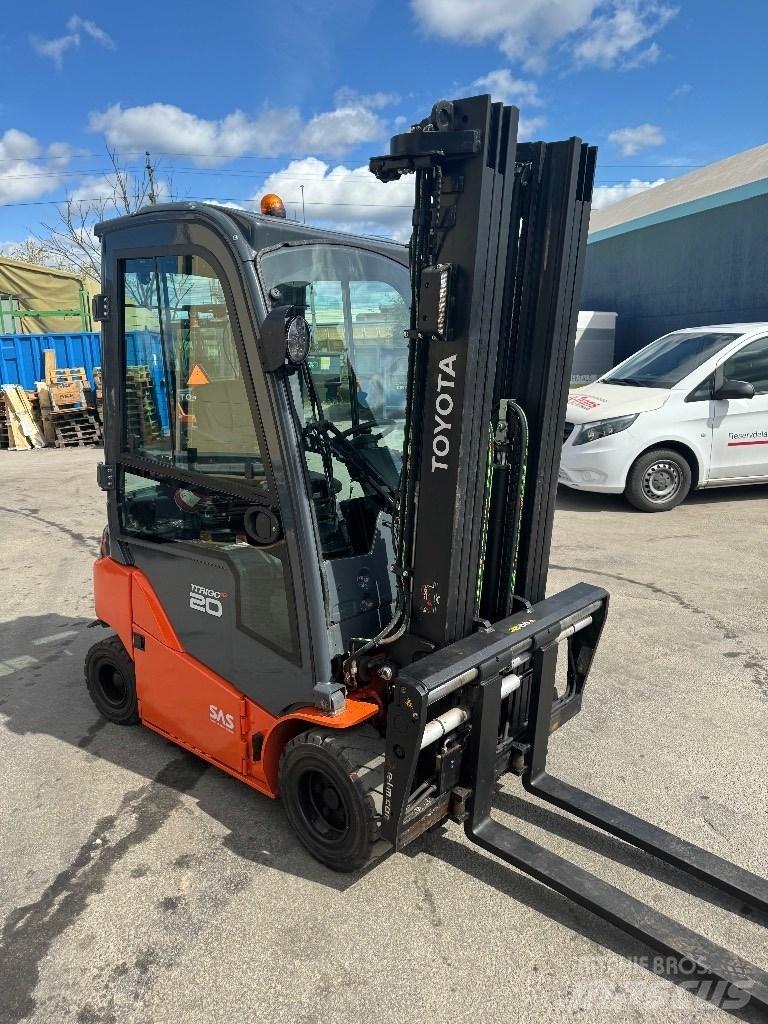 Toyota 8FBMK20T Sähkötrukit