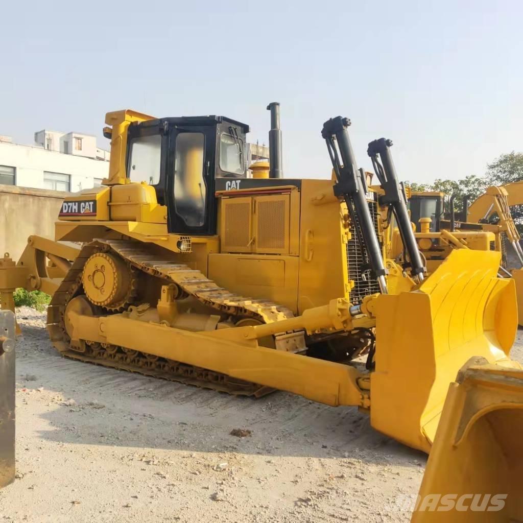 CAT D7H Telaketjupuskutraktorit