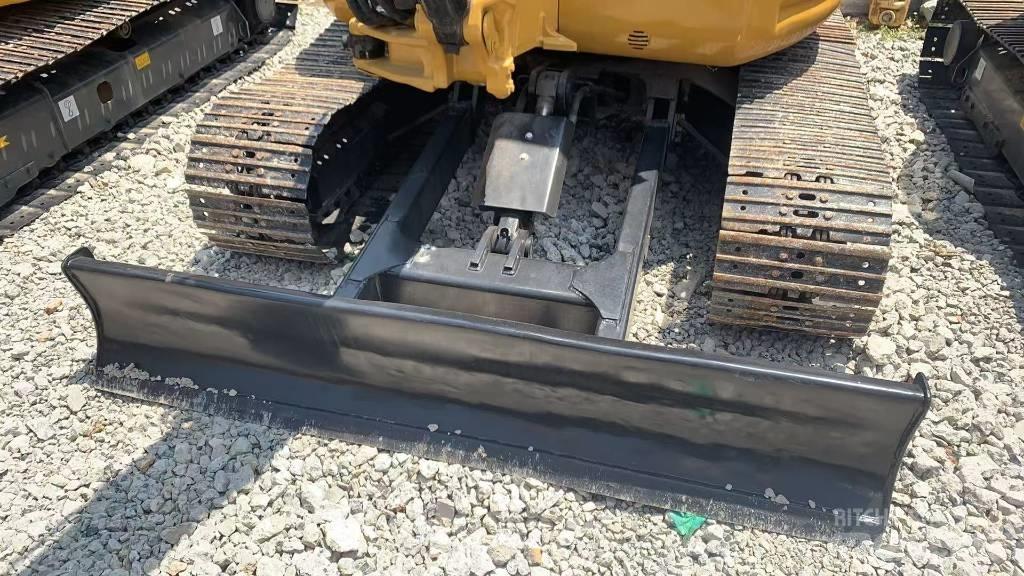 CAT 304 C Telakaivukoneet