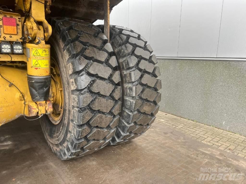 CAT 775 G Maansiirtoautot