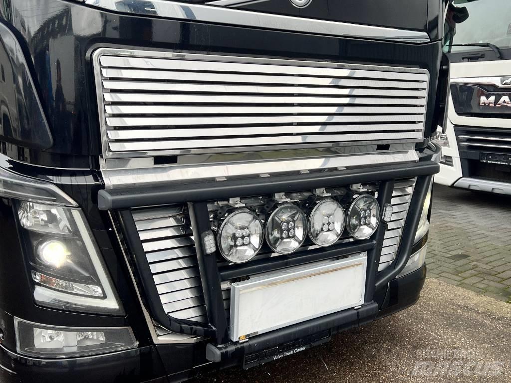 Volvo FH 750 6x4 Vetopöytäautot