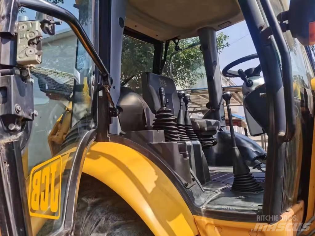 JCB 3 CX Kaivurikuormaajat