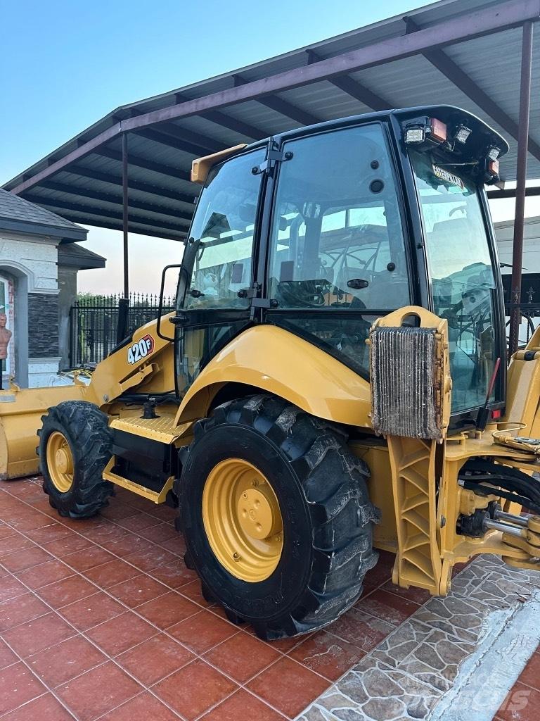 CAT 420 F Kaivurikuormaajat