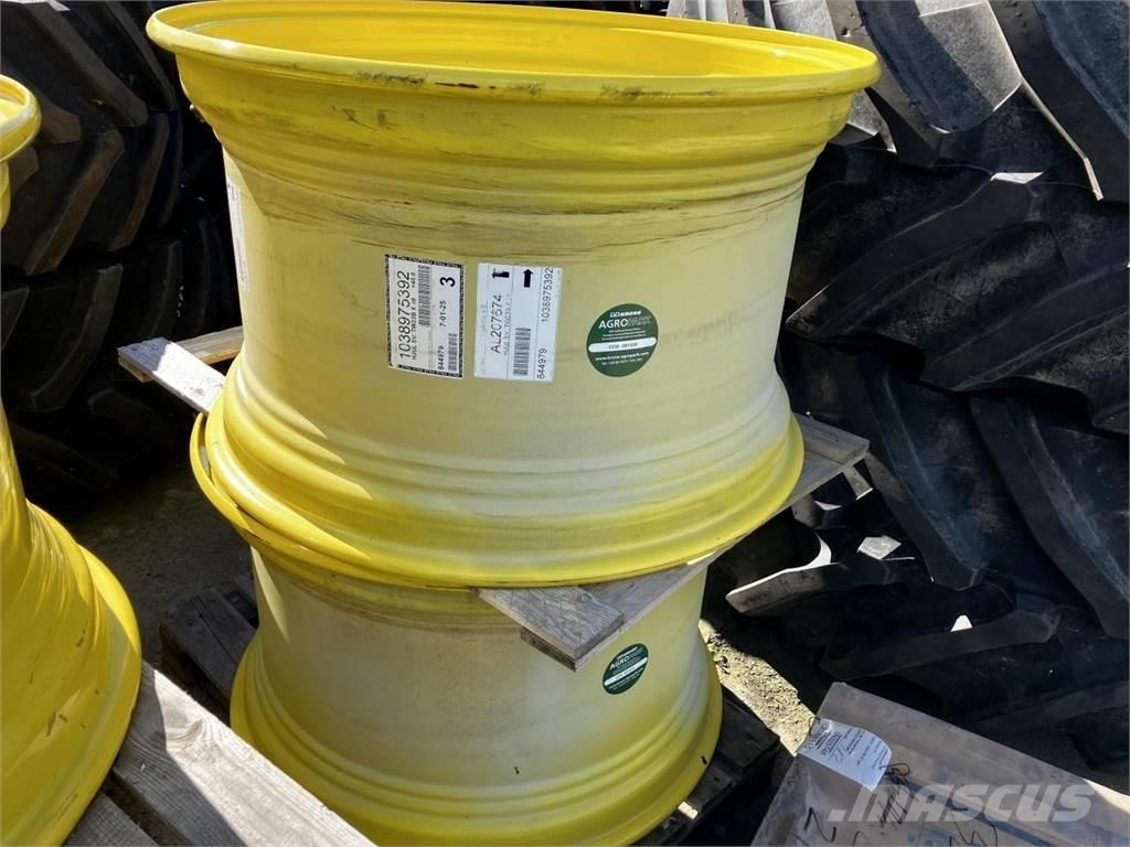 John Deere 23x38 Renkaat ja vanteet