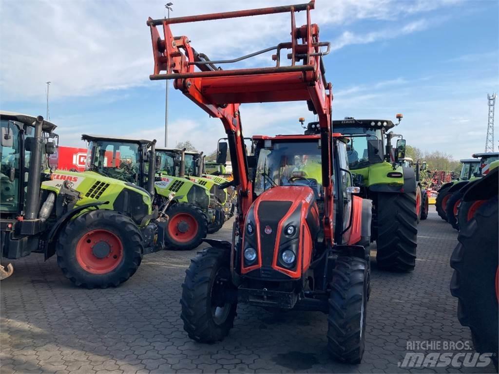 Ursus C-380 Traktorit