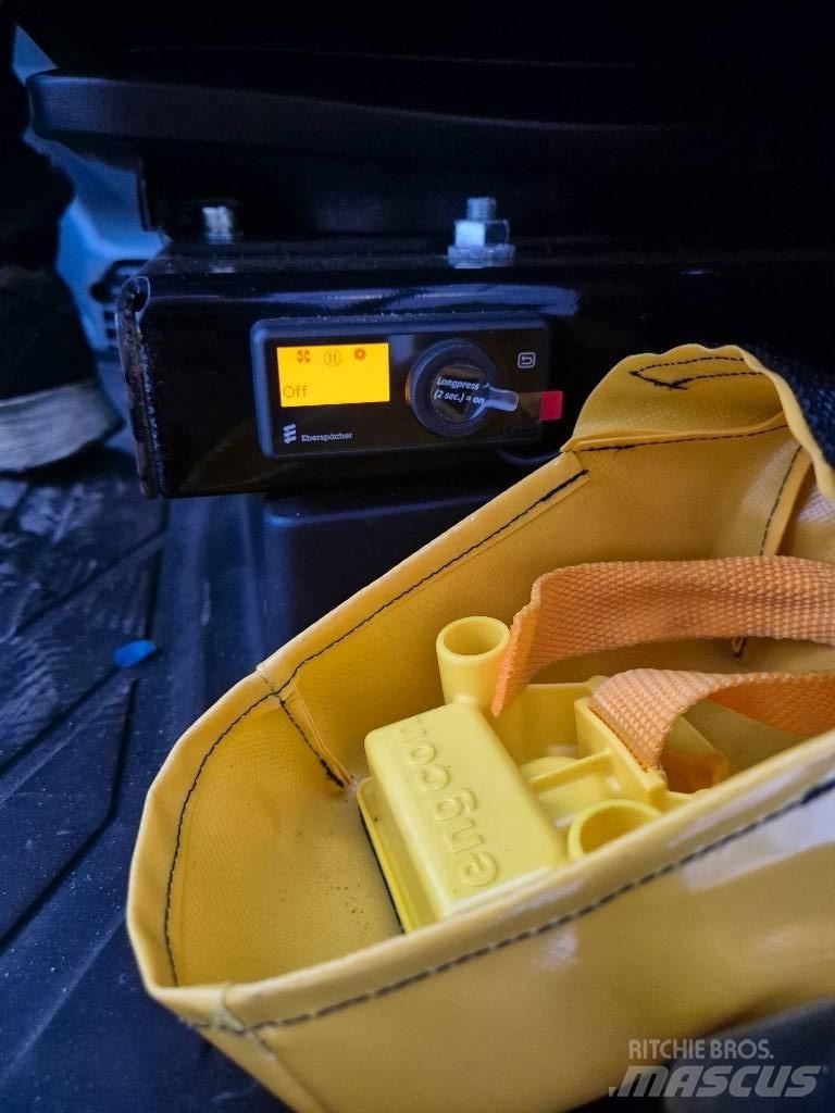 Hitachi ZX 135 US-7 Telakaivukoneet