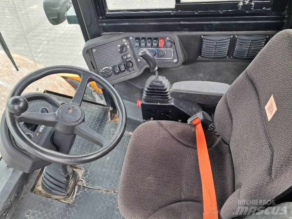 JCB VM 137 Yksivalssijyrät
