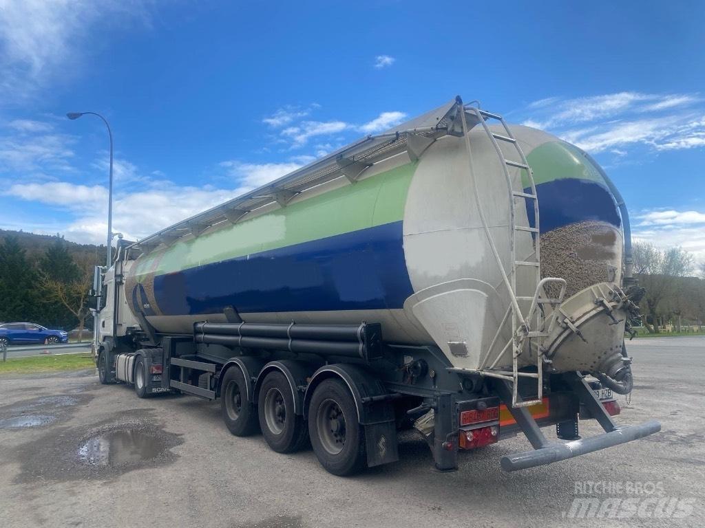 Spitzer SK2460CAL Säiliöpuoliperävaunut