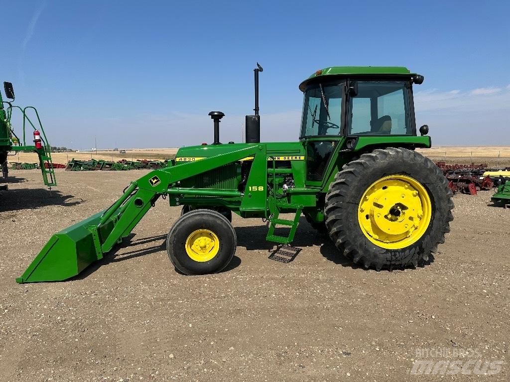 John Deere 4230 Traktorit