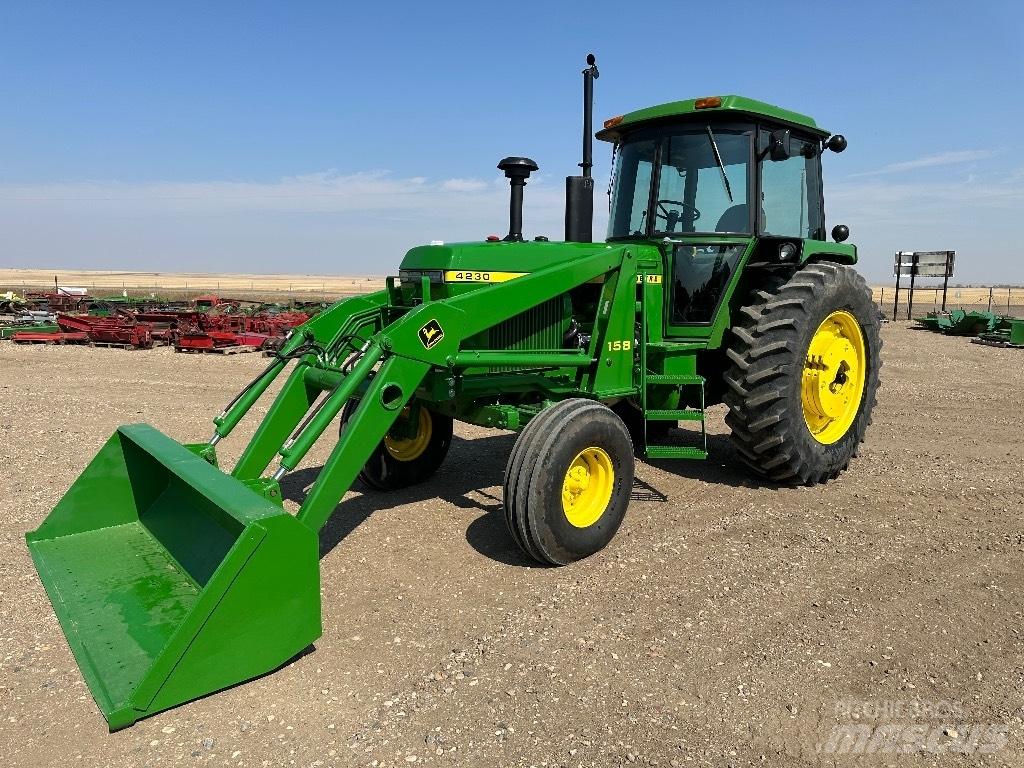 John Deere 4230 Traktorit